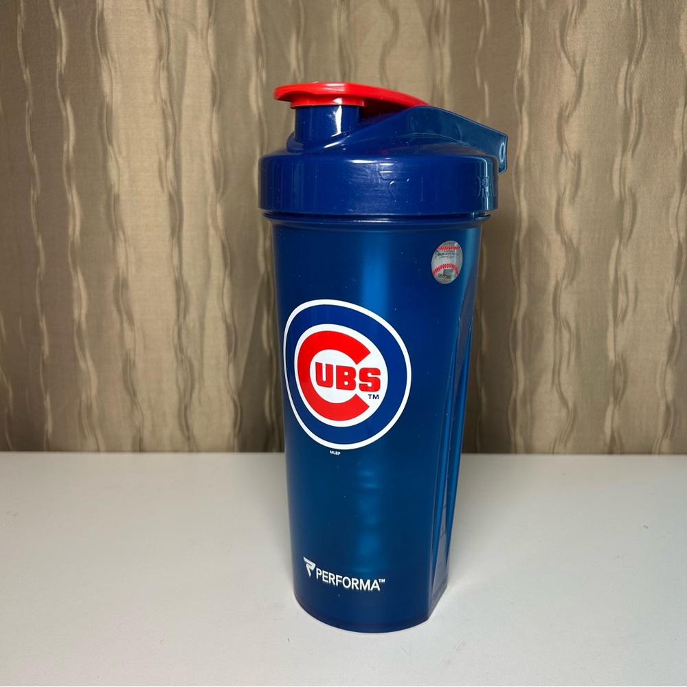 Chicago Cubs Performa Shaker Cup Blue Shaker Red Lid Blender Bottle 26 Oz